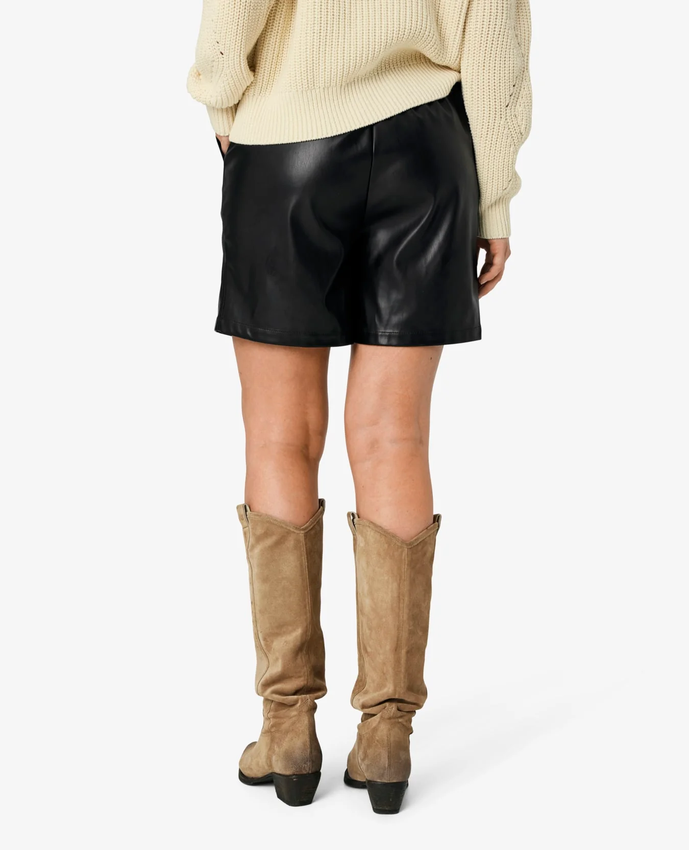 AIMIUM SHORTS - Image 3