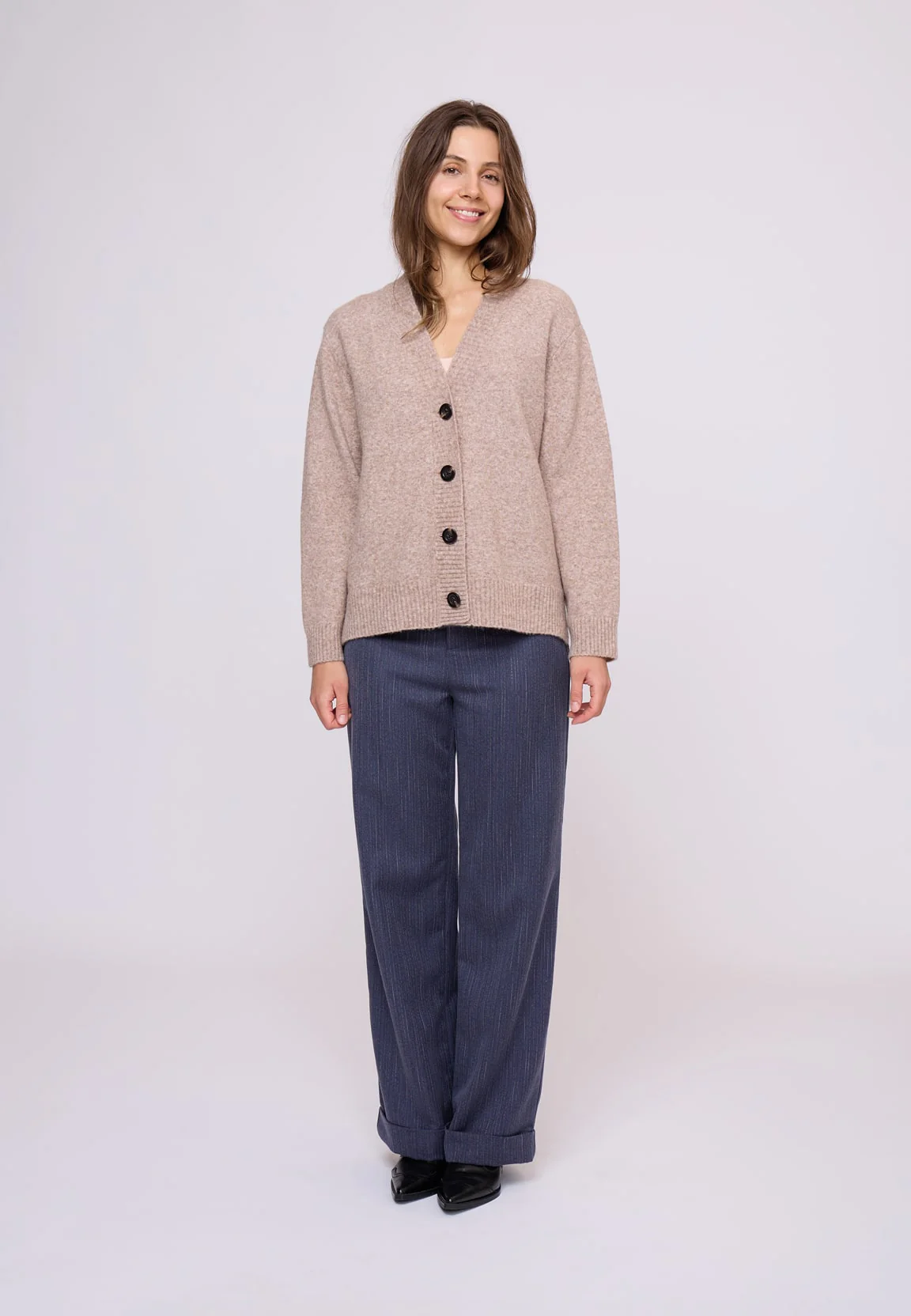 AlayaNN Cardigan - Image 2