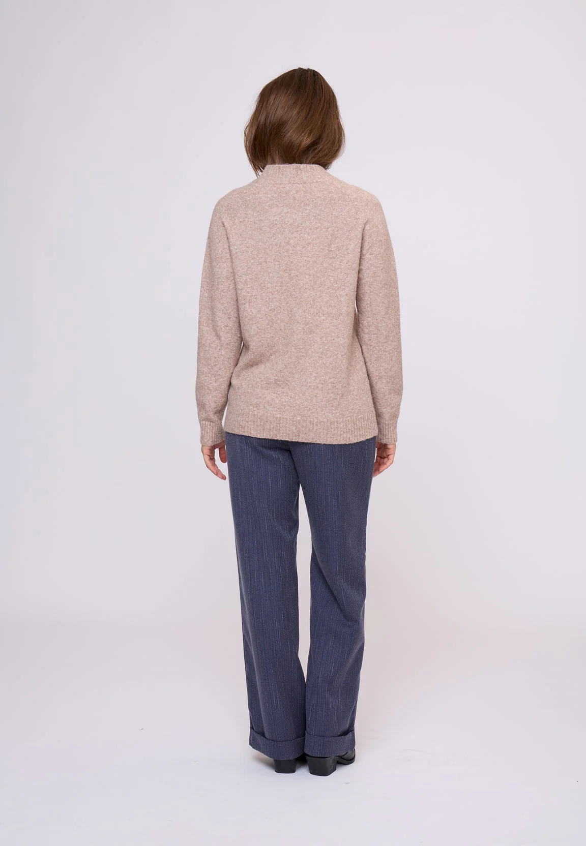 AlayaNN Pullover - Image 4