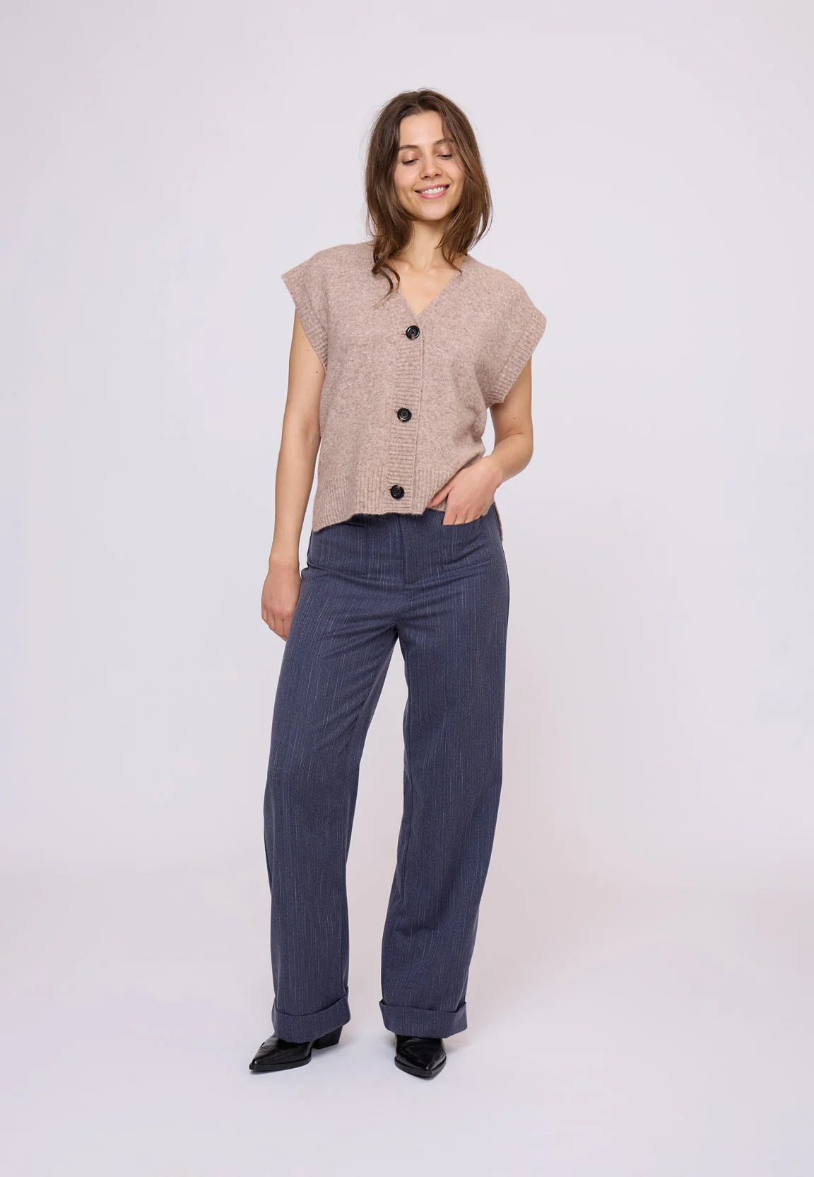 AlayaNN Slipover - Image 4