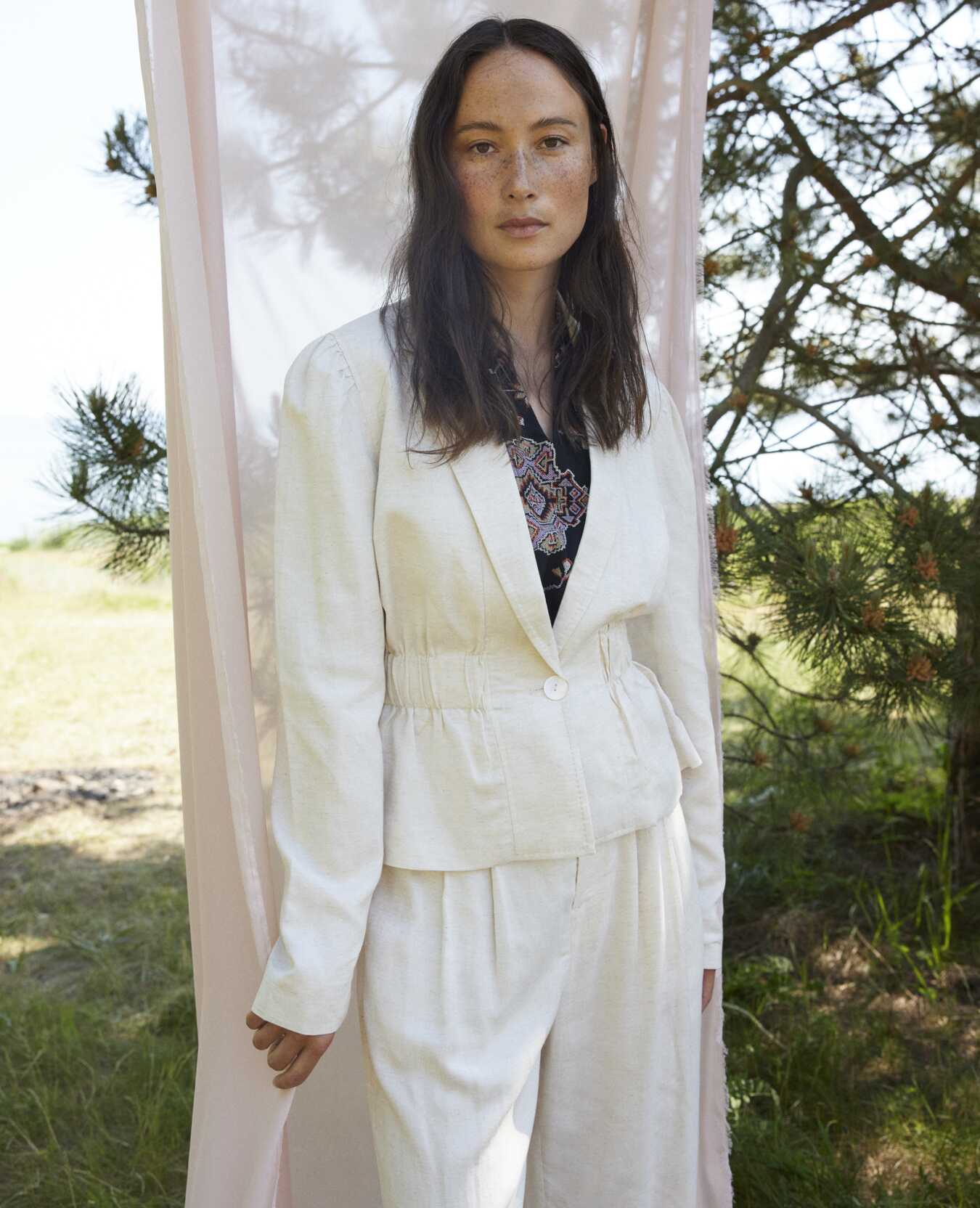 AvelinNN Jacket - Image 3