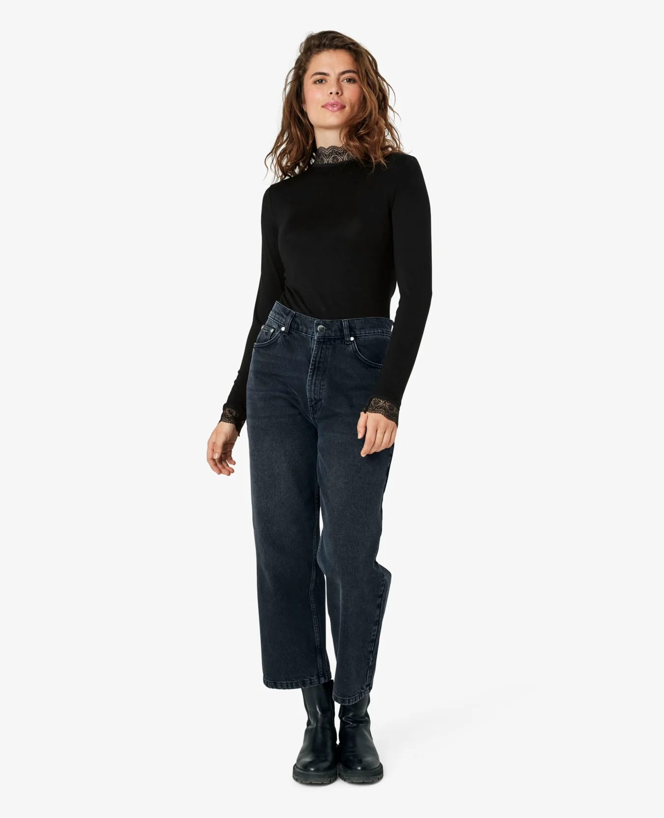 LauraNN Blouse