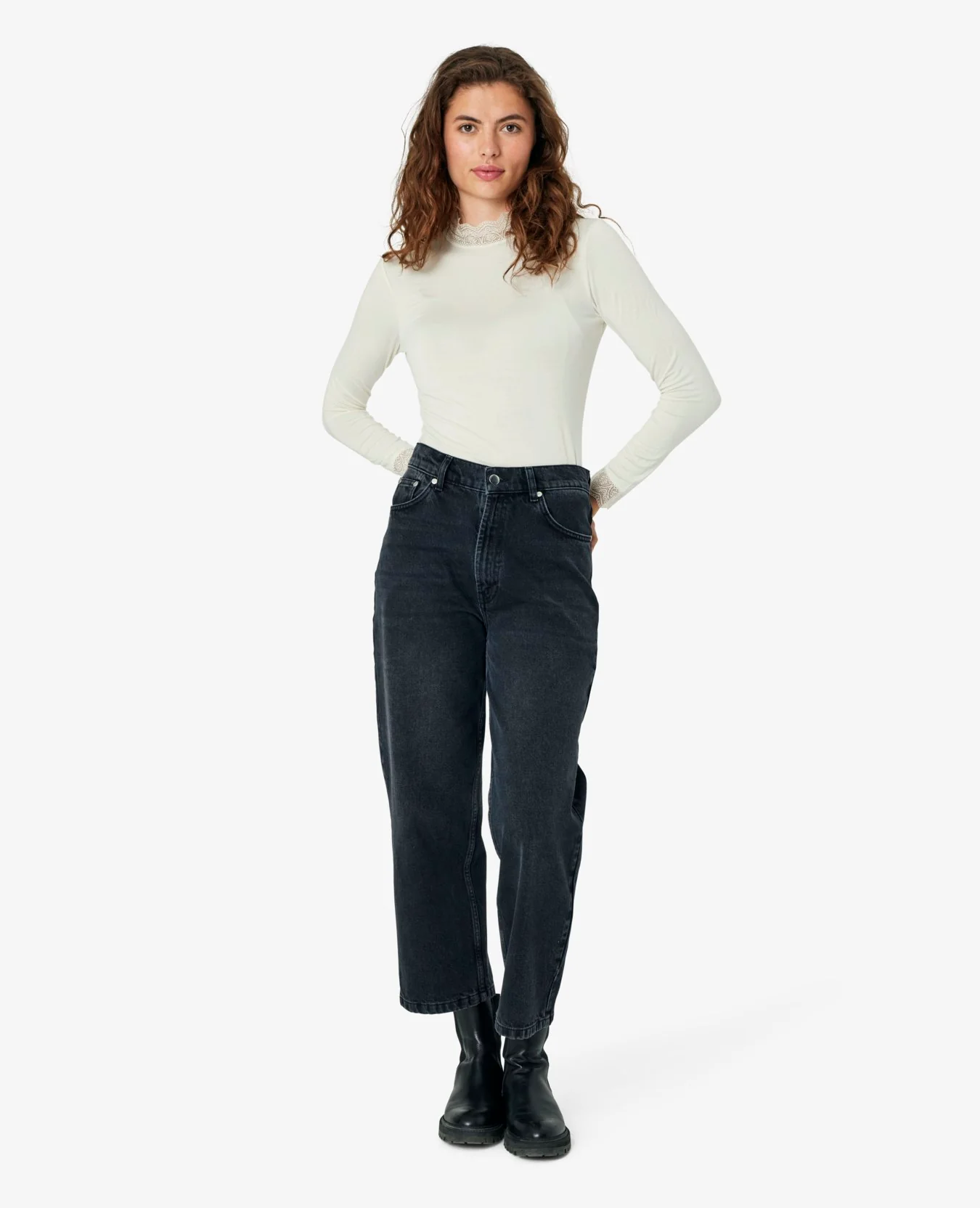 LauraNN Blouse