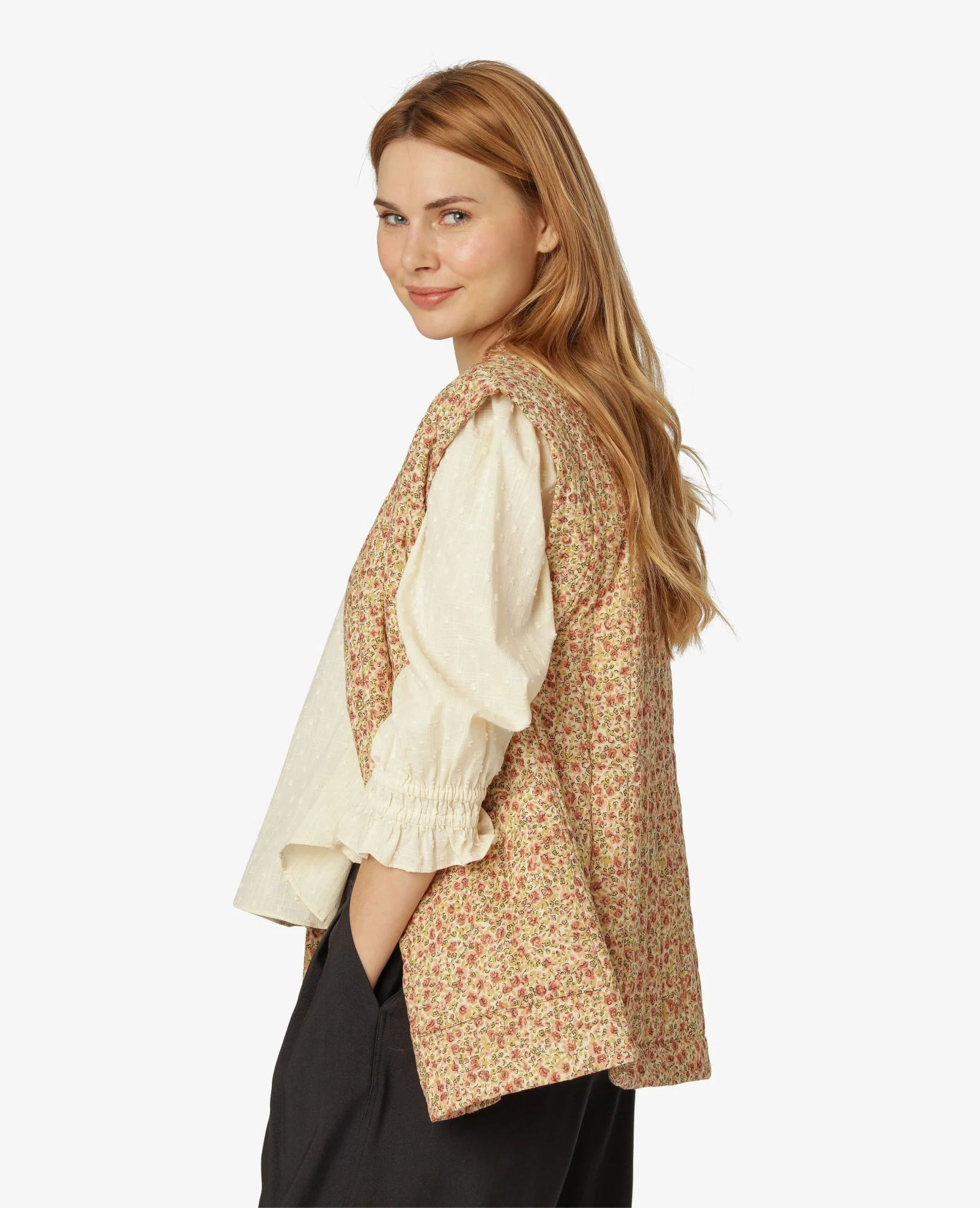 LYNNNN QUILTET VEST - Image 3